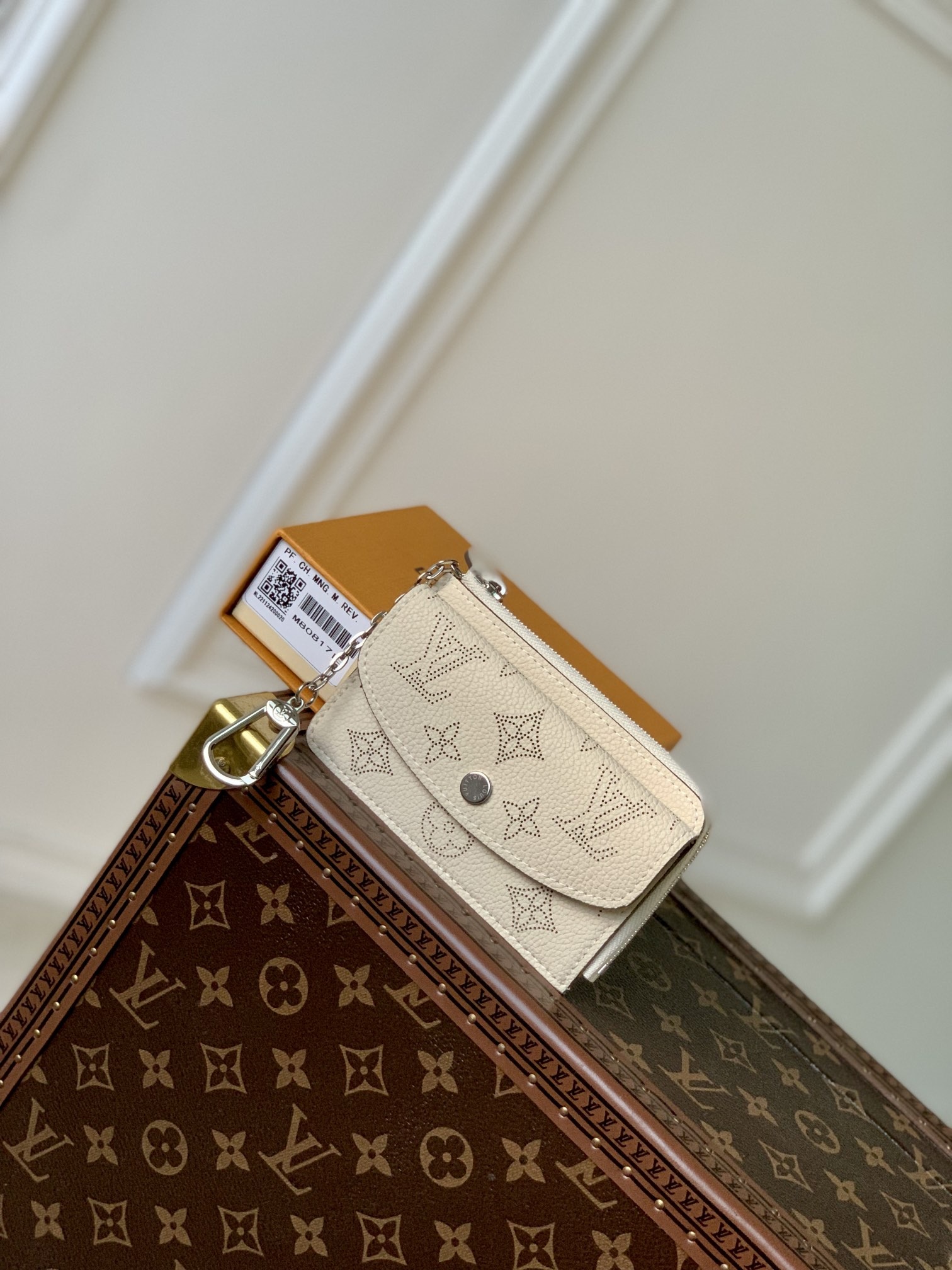 Louis Vuitton Wallet-M81